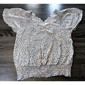 Urban Romantics Floral Print Smocked Flutter Sleeve Top Blouse Size Small